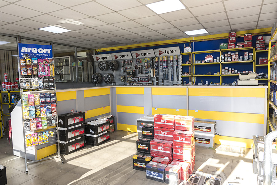 prodavnica auto delova Maj Auto u Staroj Pazovi